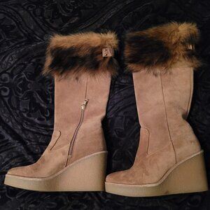 Womens tan fur Uggs size 9